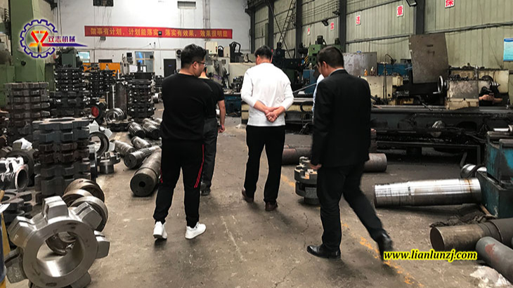 客戶(hù)參觀車(chē)間